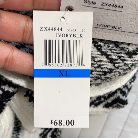 cable & gauge black and white knit sweater size XL - Picture 8 of 11